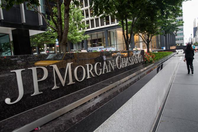 Брокер на JP Morgan откраднал $20 млн., за да финансира зависимостта си към спортните залози