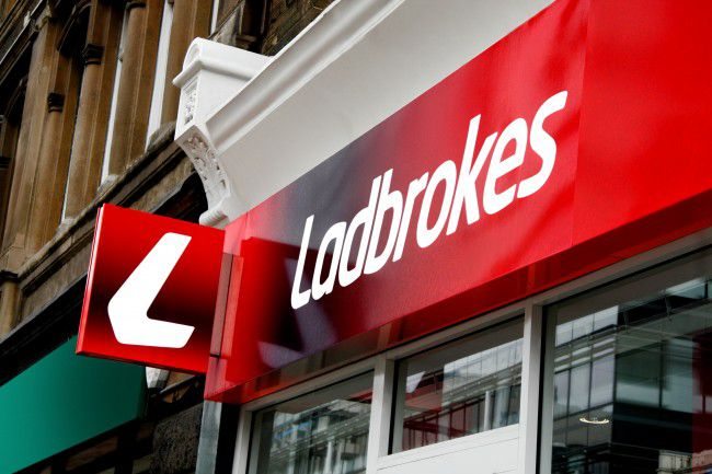 Ladbrokes си осигури големи снукър спонсорства